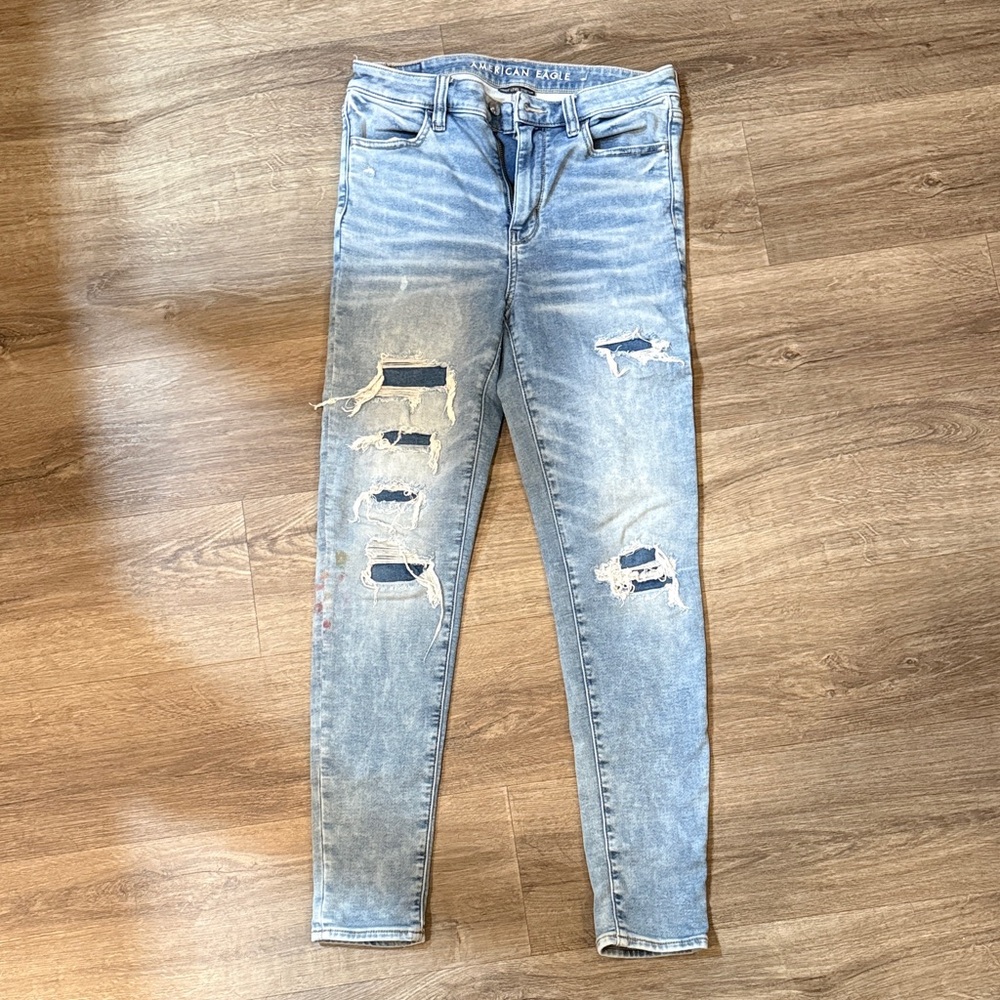 American Eagle Outfitters Light Blue Distressed Skinny Jeans